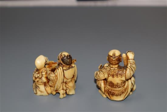 Two Japanese ivory netsuke, tallest 4cm